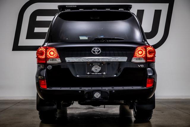 Photo of 2013 Black Toyota Land Cruiser