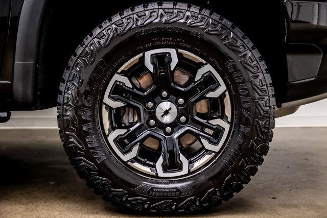 Photo of 2025 Black Chevrolet Silverado 1500