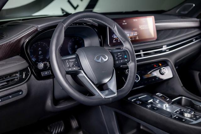 Photo of 2024 Majestic White/Black Obsidian INFINITI QX60