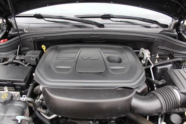 Photo of 2021 Diamond Black Crystal Pearlcoat Jeep Grand Cherokee