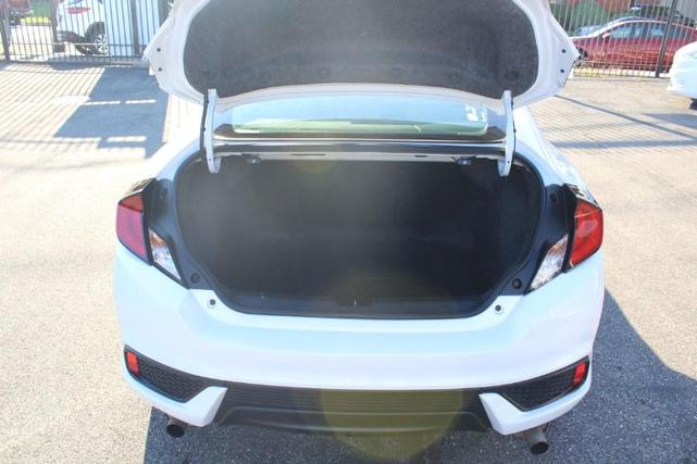 Photo of 2017 White Orchid Pearl Honda Civic