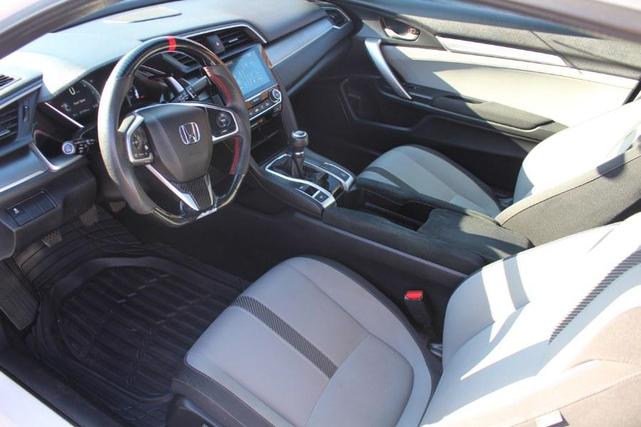 Photo of 2017 White Orchid Pearl Honda Civic