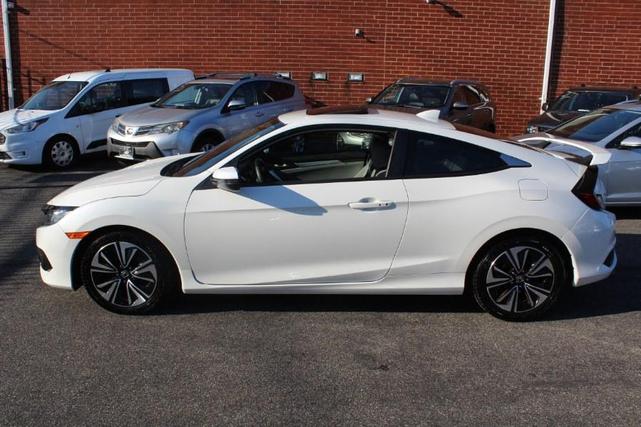 Photo of 2017 White Orchid Pearl Honda Civic