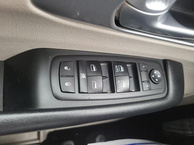 Photo of 2018 Ocean Blue Metallic Chrysler Pacifica Hybrid