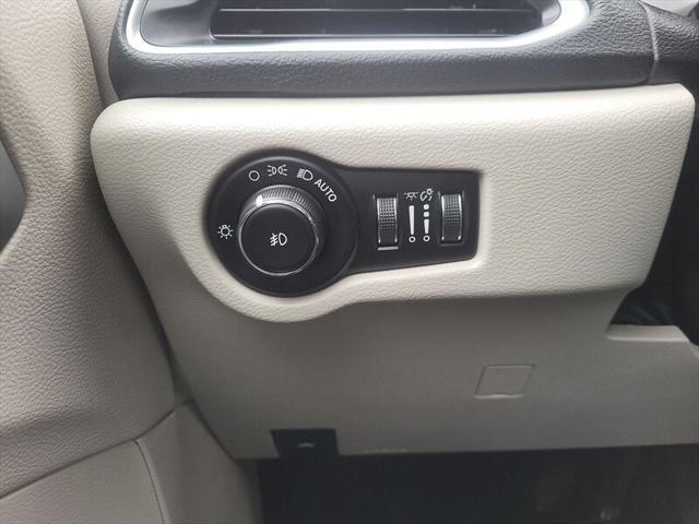 Photo of 2018 Ocean Blue Metallic Chrysler Pacifica Hybrid