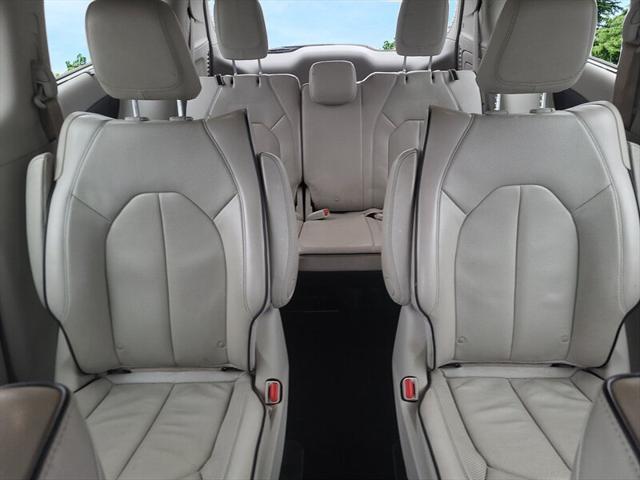 Photo of 2018 Ocean Blue Metallic Chrysler Pacifica Hybrid
