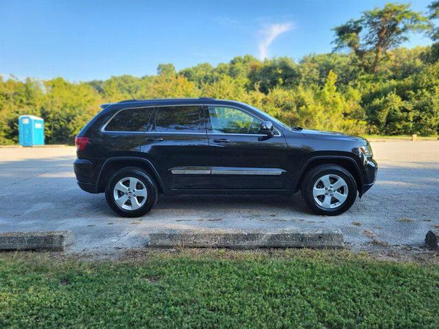 Photo of 2013 Brilliant Black Crystal Pearlcoat Jeep Grand Cherokee