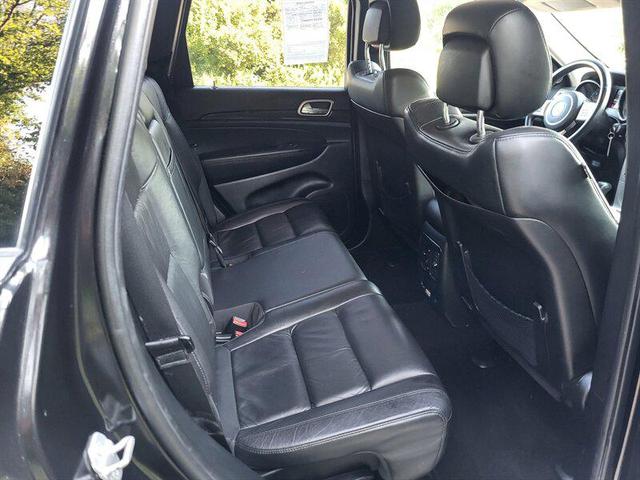 Photo of 2013 Brilliant Black Crystal Pearlcoat Jeep Grand Cherokee