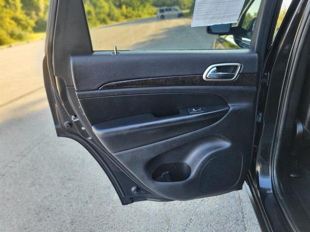 Photo of 2013 Brilliant Black Crystal Pearlcoat Jeep Grand Cherokee