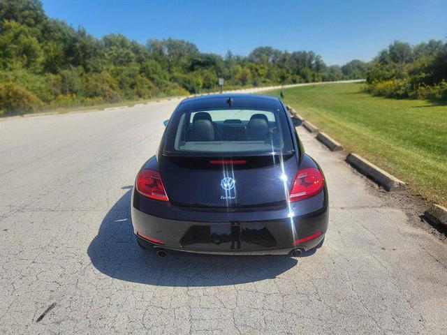 Photo of 2013 Deep Black Pearl Metallic Volkswagen Beetle