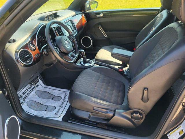 Photo of 2013 Deep Black Pearl Metallic Volkswagen Beetle