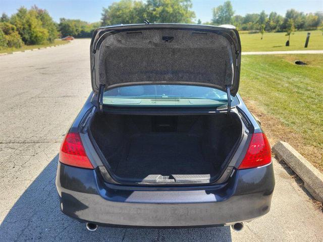 Photo of 2007 Graphite Pearl Honda Accord
