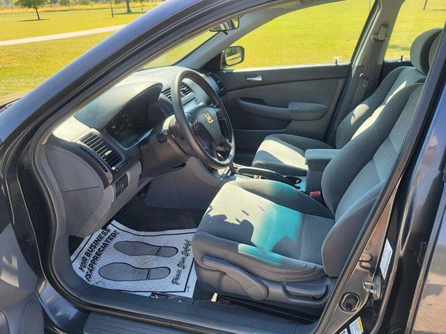Photo of 2007 Graphite Pearl Honda Accord