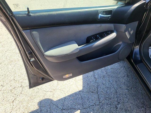 Photo of 2007 Graphite Pearl Honda Accord