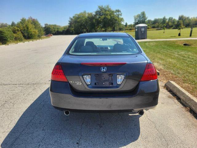 Photo of 2007 Graphite Pearl Honda Accord