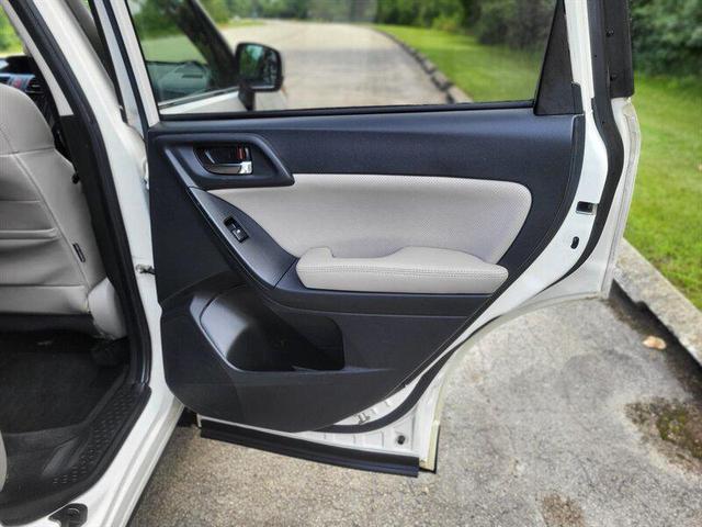 Photo of 2014 Satin White Pearl Subaru Forester