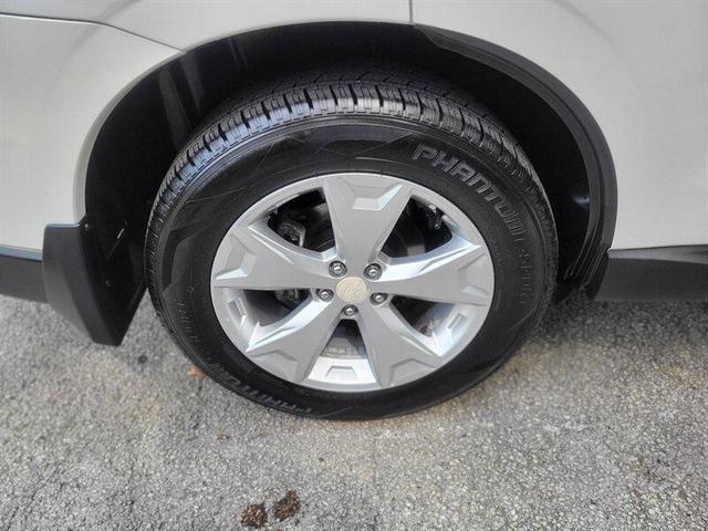 Photo of 2014 Satin White Pearl Subaru Forester