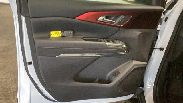 Photo of 2026 Polar White Tricoat Chevrolet Traverse