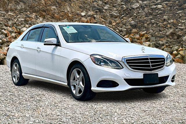 Photo of 2014 White Mercedes-Benz E-Class