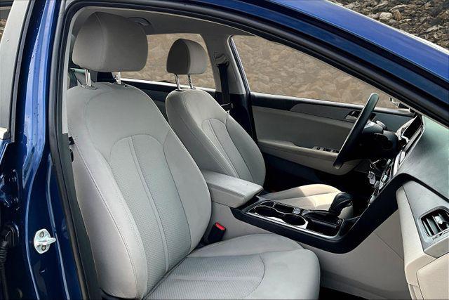 Photo of 2019 Phantom Black Hyundai SONATA