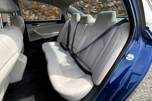 Photo of 2019 Phantom Black Hyundai SONATA