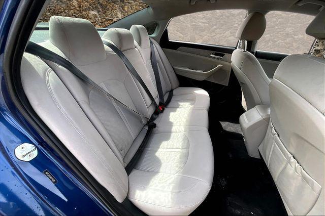 Photo of 2019 Phantom Black Hyundai SONATA