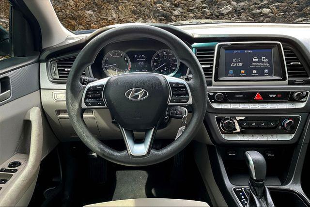 Photo of 2019 Phantom Black Hyundai SONATA
