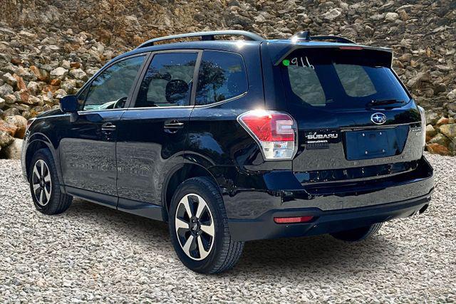 Photo of 2018 Crystal Black Silica Subaru Forester