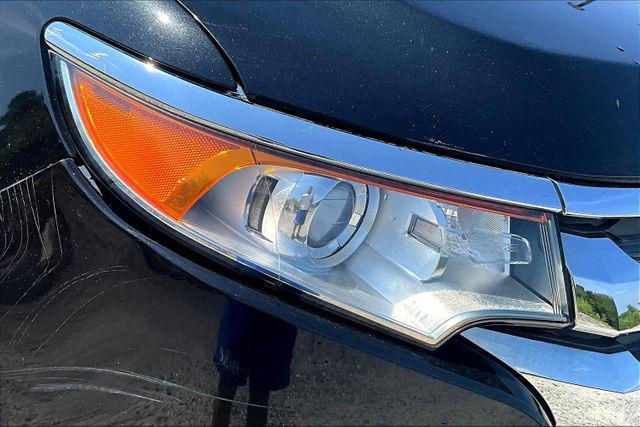 Photo of 2013 Tuxedo Black Metallic Ford Edge