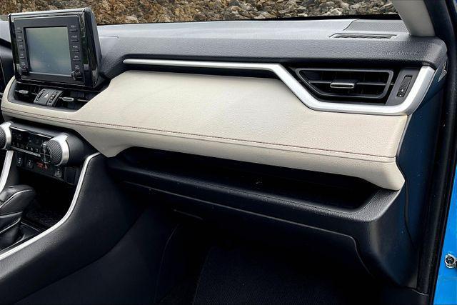 Photo of 2019 Blue Toyota RAV4
