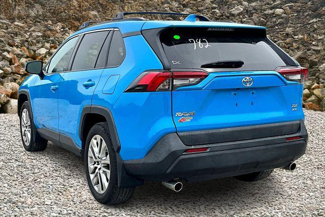 Photo of 2019 Blue Toyota RAV4