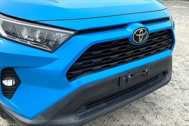 Photo of 2019 Blue Toyota RAV4