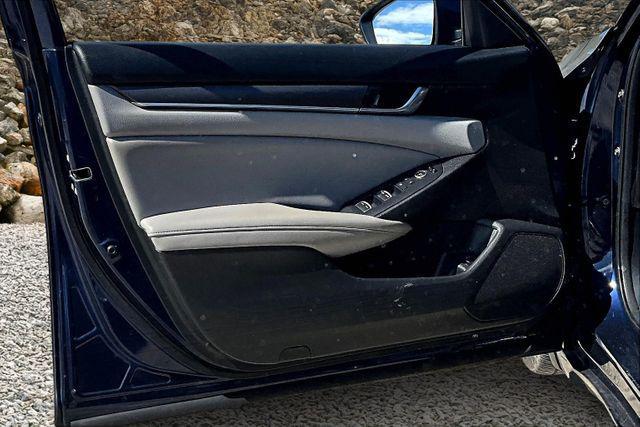 Photo of 2020 Obsidian Blue Pearl Honda Accord