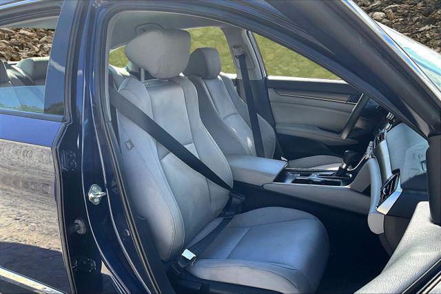 Photo of 2020 Obsidian Blue Pearl Honda Accord