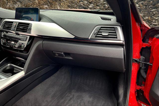 Photo of 2018 Sakhir Orange II Metallic BMW M4