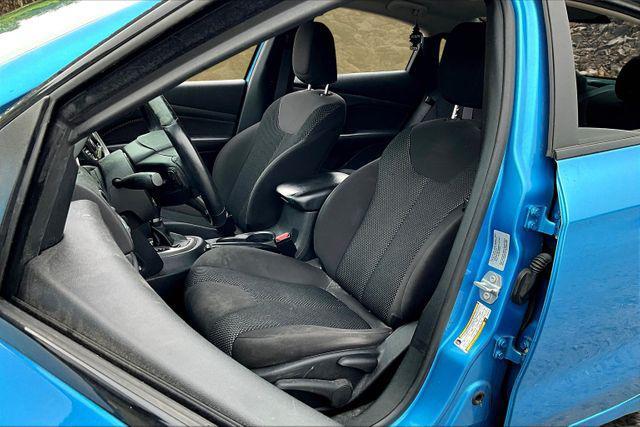 Photo of 2016 B5 Blue Pearlcoat Dodge Dart