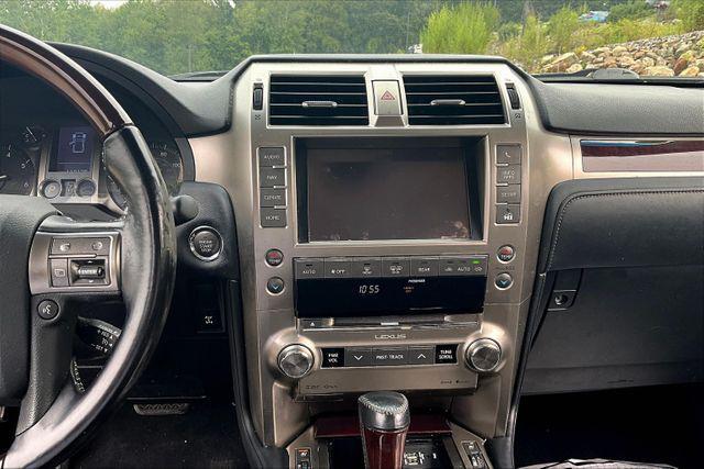 Photo of 2019 Silver Lining Metallic Lexus GX 460