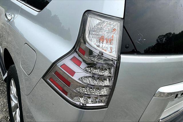 Photo of 2019 Silver Lining Metallic Lexus GX 460
