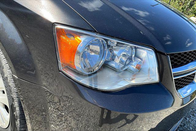 Photo of 2018 Granite Pearlcoat Dodge Grand Caravan