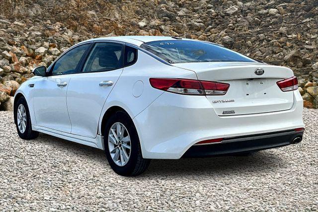 Photo of 2016 Snow White Pearl Kia Optima