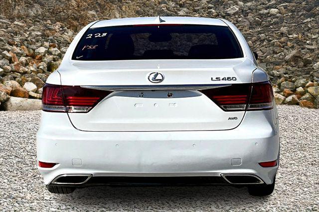 Photo of 2014 White Lexus LS 460