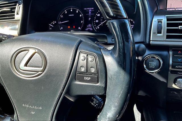 Photo of 2014 White Lexus LS 460