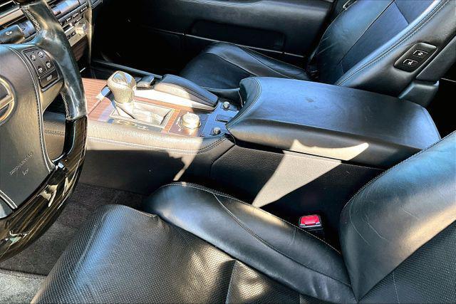 Photo of 2014 White Lexus LS 460