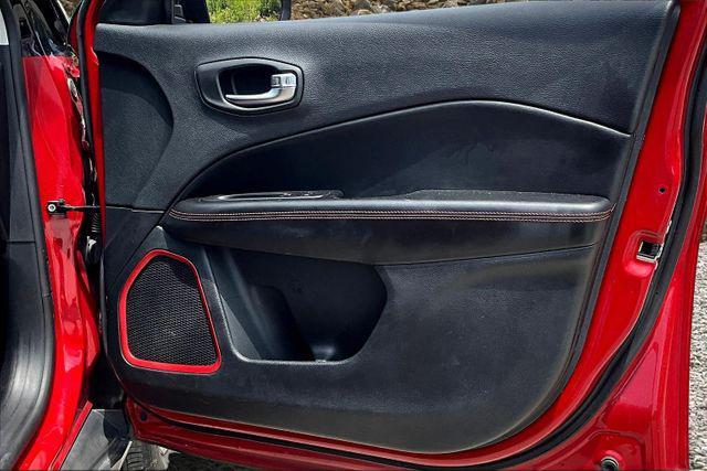 Photo of 2019 Redline Pearlcoat Jeep Compass