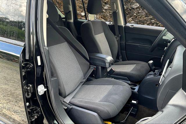Photo of 2017 Black Clearcoat Jeep Compass