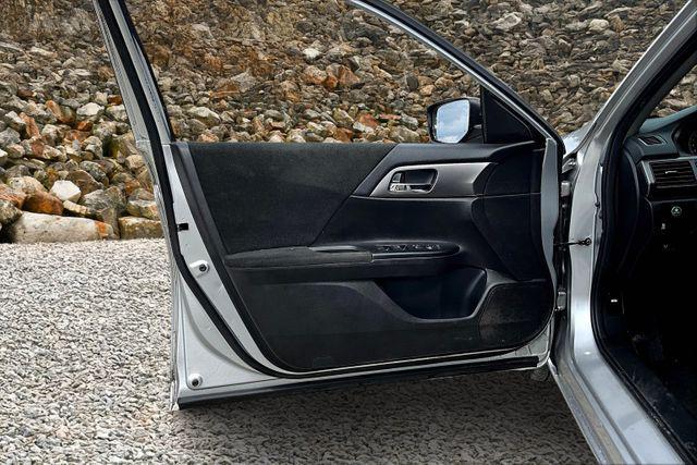 Photo of 2013 Alabaster Silver Metallic Honda Accord