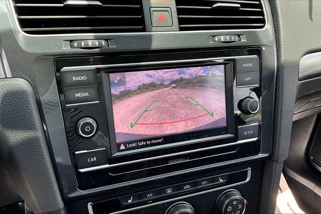 Photo of 2019 Deep Black Pearl Volkswagen Golf SportWagen