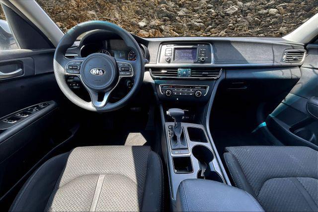Photo of 2016 Sparkling Silver Kia Optima
