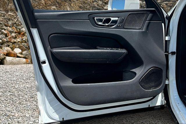 Photo of 2019 White Volvo XC60