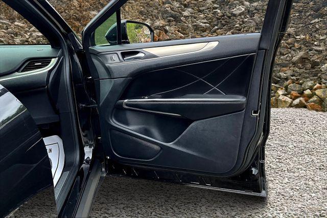 Photo of 2015 Tuxedo Black Metallic Lincoln MKC